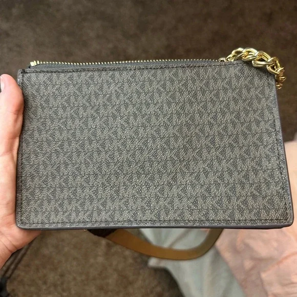 Michael Kors-Signature Logo Design-Adjustable Brown Belt with gold chain Bag - Picture 4 of 5